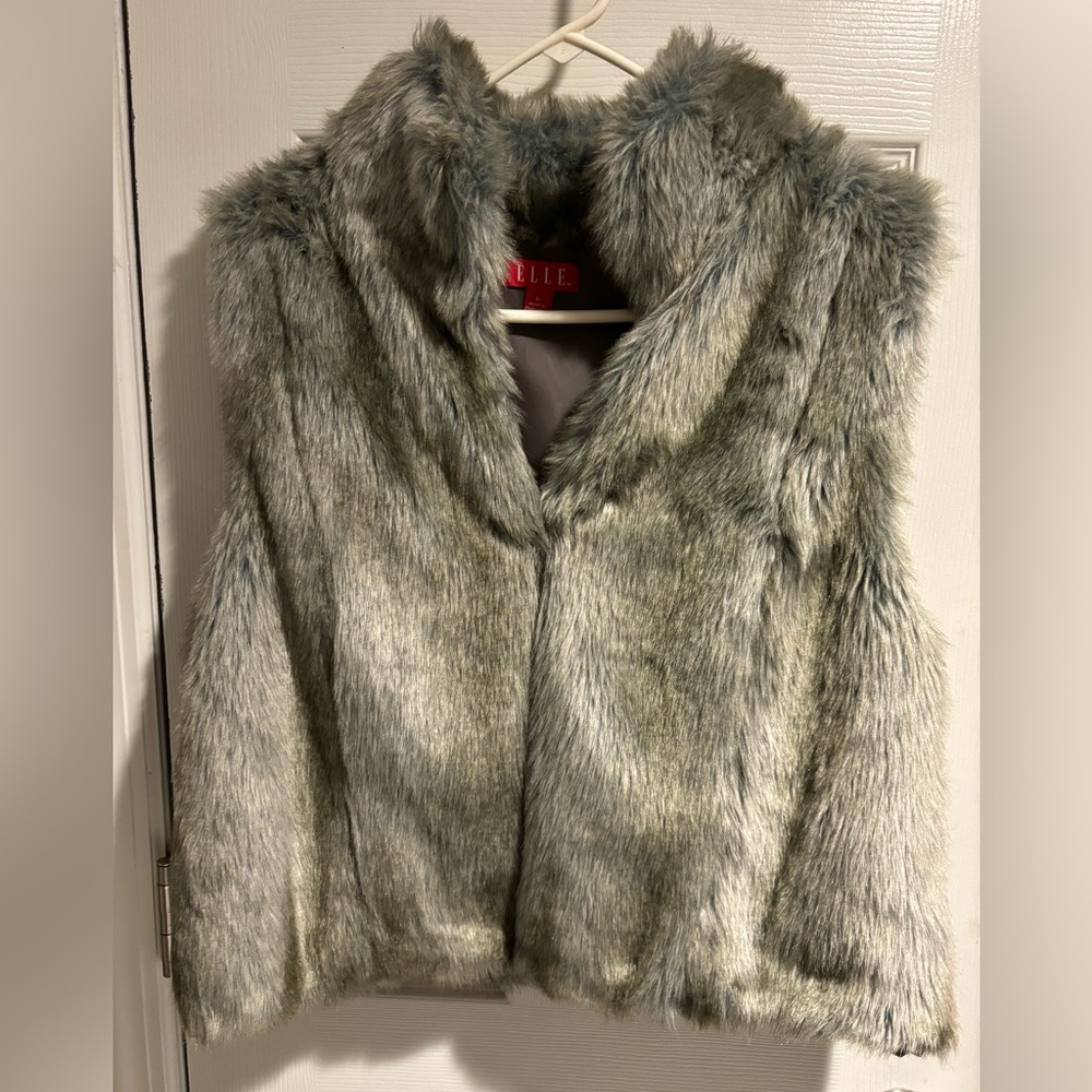 (NWOT) Faux Fur Vest